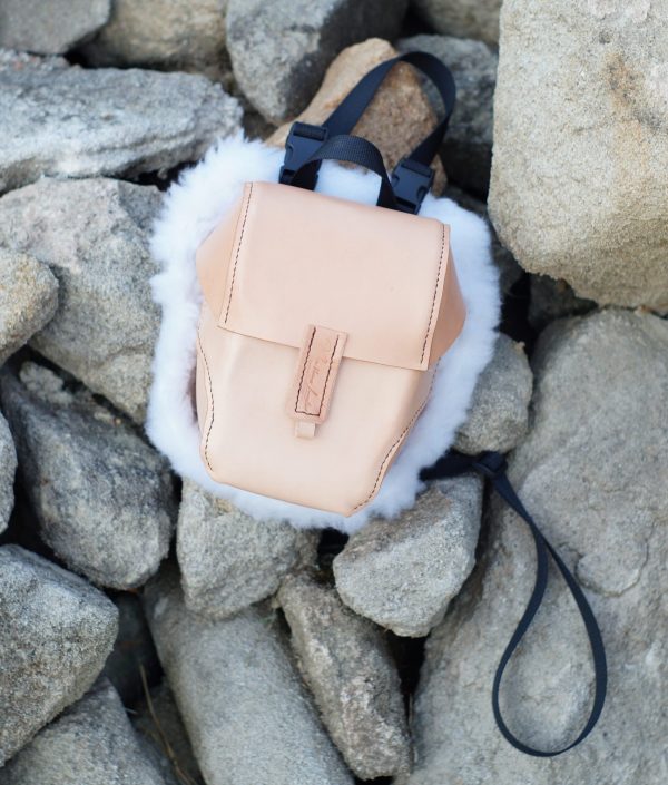 Kleine Vorderpachtasche mit Anti-Dekubitus-Fell